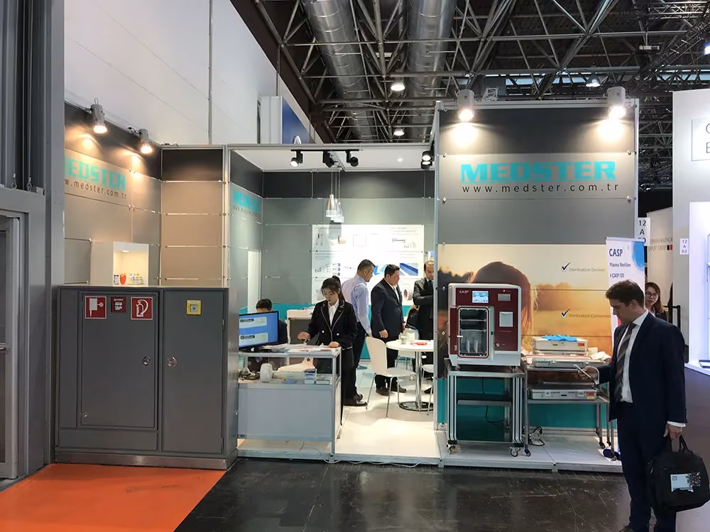 medster-tıp-fuar-standi-germany-yurt-dışı-kiralik-maksima-modular-fuar-standlari-indesign-mimarlik