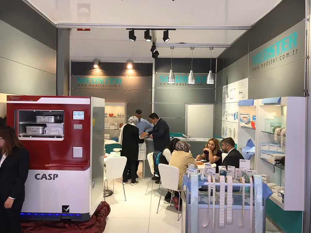 medster-medica-fuar-standi-kiralik-maksiama-yurtdışı-fuar-standlari-indizayn-turkey-fair stand
