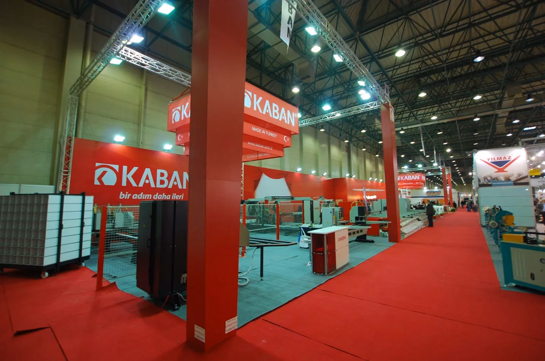 kaban-makina-pencere-fuari-standi-tasarimi-yapan-firmalar-indesign-mimarlik