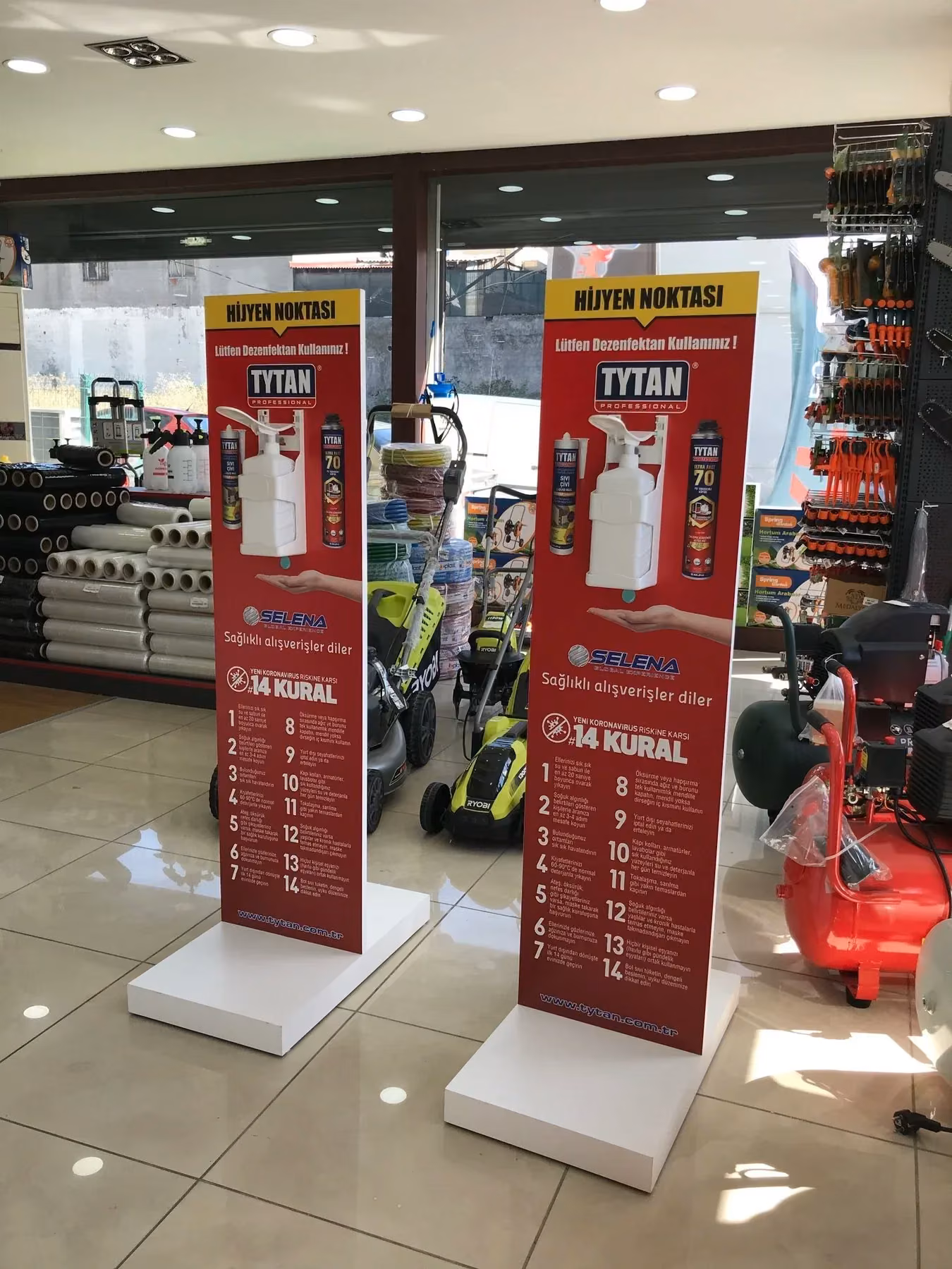 AYAKLI AHŞAP DEZENFEKTAN STANDI TYTAN – HİJYEN STANDLARI-BAYİLERE SERİ ÜRETİM