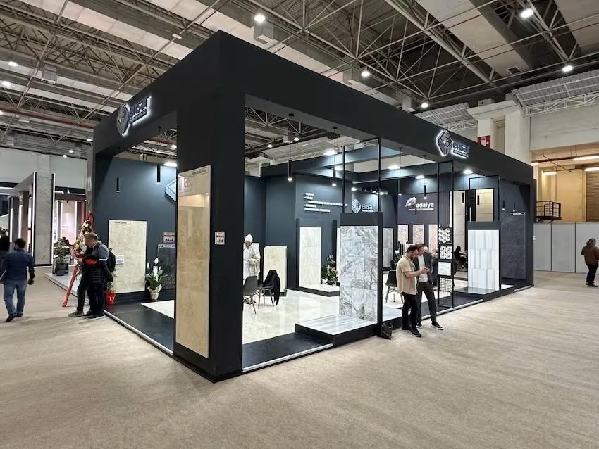 Ensar Mermer Ahşap Standı Marble İzmir’25 Teknik Özellikleri ve Mimari Detayları.